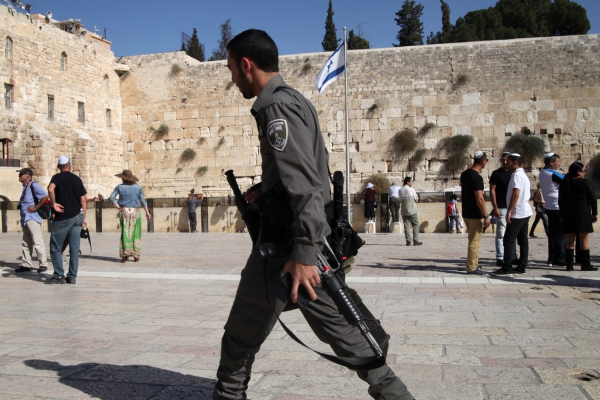  Israelischer Soldat vor der Klagemauer