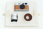 Das Leica M9-P Hermes Prototype Set mit Objektiv und Tragegurt