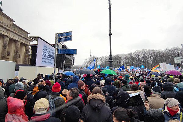 Demo gegen Waffenlieferungen am 25.02.2023