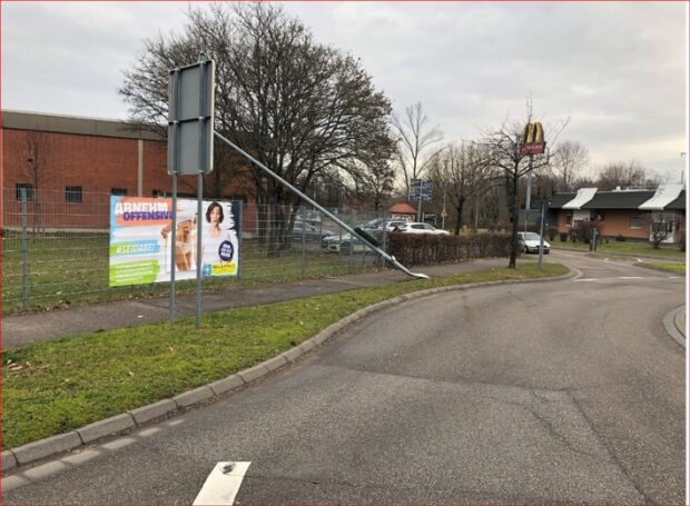 Unfall Kreisel Bad Bergzabern Kapeller Straße
