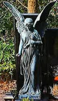 Entwendete Statue Engel
