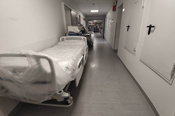 Krankenhausflur mit Betten