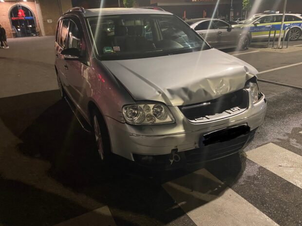 beschädigter VW Touran