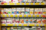 Nahrungsergänzungsmittel in einem Drogeriemarkt