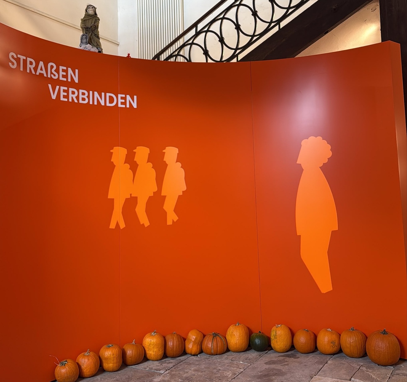 Germersheim: Ran an die Kürbisse! Halloween-Schnitzen im Straßenmuseum